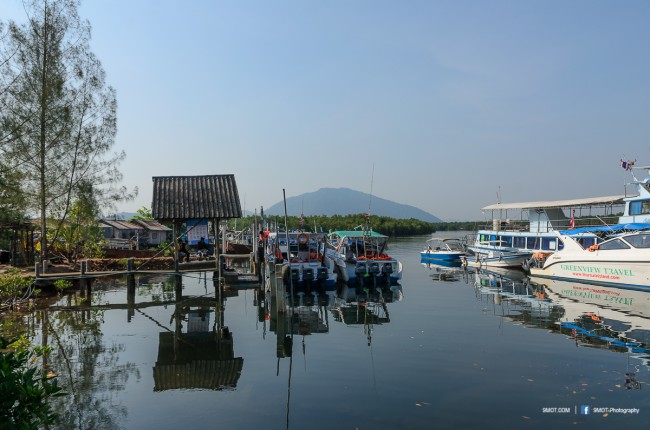 Speed boat ทั้งสองลำที่จะออกเดินทางในวันนี้